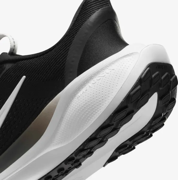 Кросівки бігові жіночі Nike PEGASUS EASYON чорно-білі FQ7844-002