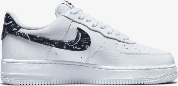 Кросівки жіночі Nike AIR FORCE 1 '07 ESSENTIAL біло-чорні DH4406-101