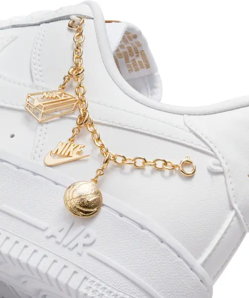 Кроссовки женские Nike AIR FORCE 1 '07 LX белые DD1525-100
