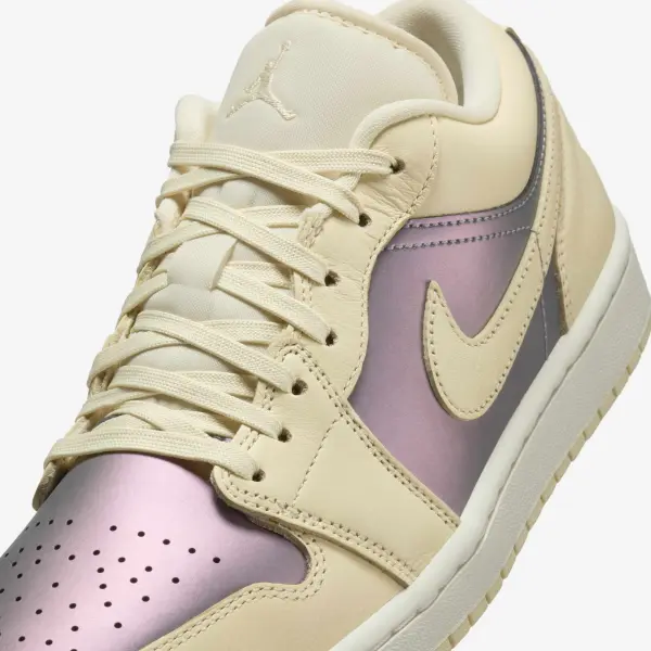 Кроссовки женские Nike AIR JORDAN 1 LOW SE бежево-фиолетовые IH4110-104