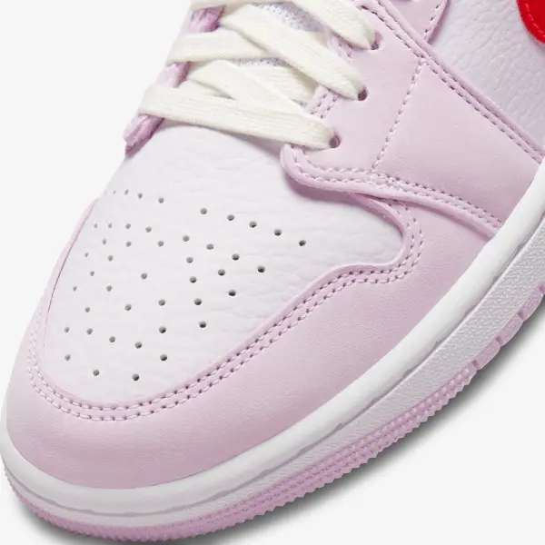 Кросівки жіночі Nike AIR JORDAN 1 MID VALENTINE'S DAY світло-рожево-червоні DR0174-500
