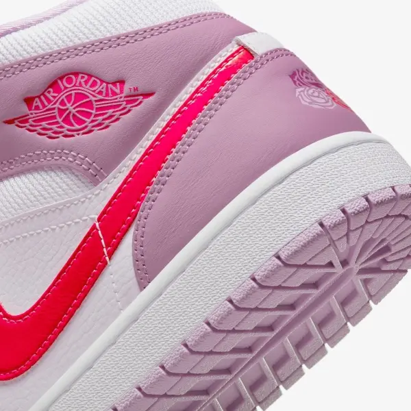 Кросівки жіночі Nike AIR JORDAN 1 MID VALENTINE'S DAY світло-рожево-червоні DR0174-500