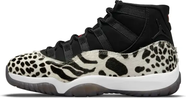 Кросівки жіночі Nike AIR JORDAN 11 чорно-бежеві AR0715-010