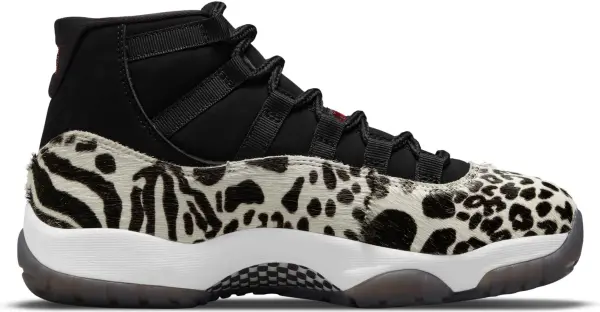 Кросівки жіночі Nike AIR JORDAN 11 чорно-бежеві AR0715-010