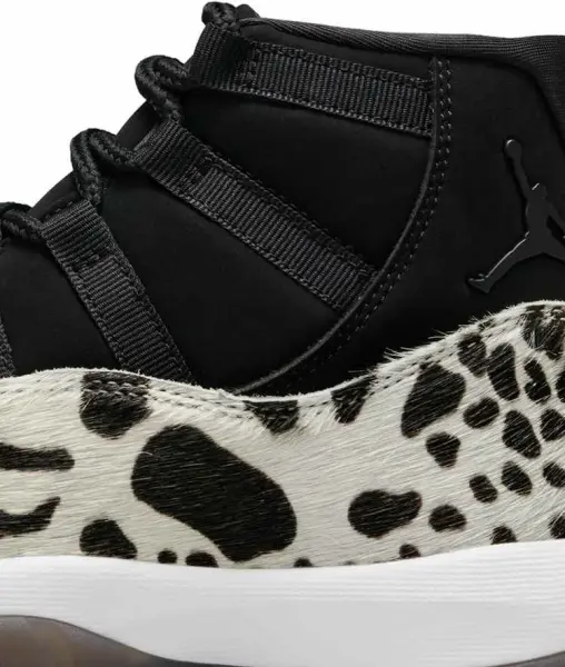 Кросівки жіночі Nike AIR JORDAN 11 чорно-бежеві AR0715-010
