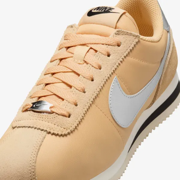 Кроссовки женские Nike CORTEZ TEXTILE бежево-серебряные DZ2795-201