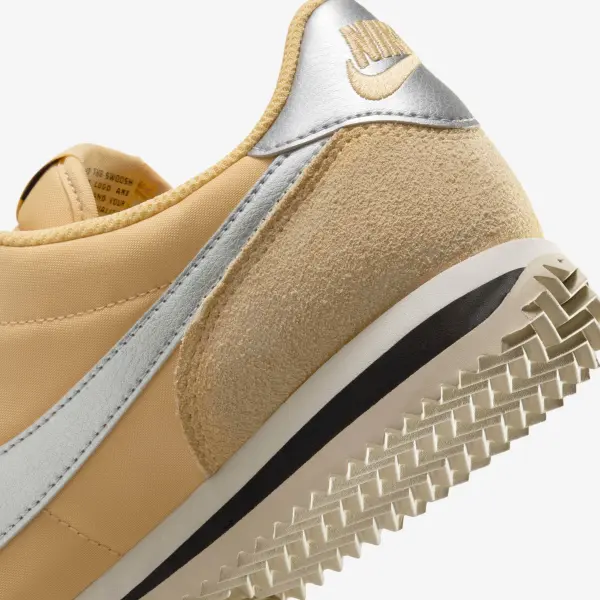 Кроссовки женские Nike CORTEZ TEXTILE бежево-серебряные DZ2795-201