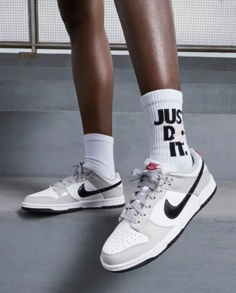 Кроссовки женские Nike DUNK LOW ESSENTIAL серо-бело-черные DQ7576-001