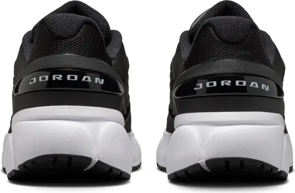 Кросівки жіночі Nike JORDAN TRUNNER FLOW чорно-білі IQ0701-003