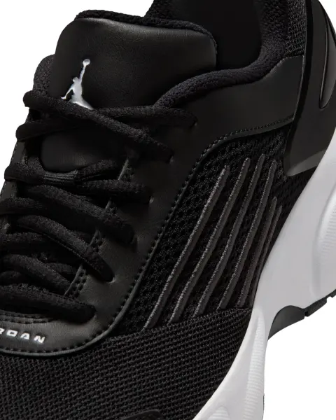 Кросівки жіночі Nike JORDAN TRUNNER FLOW чорно-білі IQ0701-003