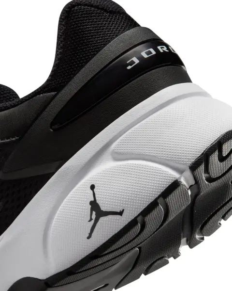 Кросівки жіночі Nike JORDAN TRUNNER FLOW чорно-білі IQ0701-003