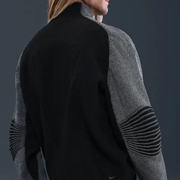 Реглан Nike TECH WINDRUNNER JUMPER WITH REFLECTIVE DESIGN ACCENTS черно-серый HV1399-010