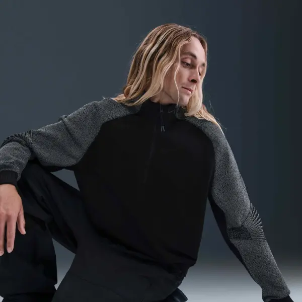 Реглан Nike TECH WINDRUNNER JUMPER WITH REFLECTIVE DESIGN ACCENTS черно-серый HV1399-010