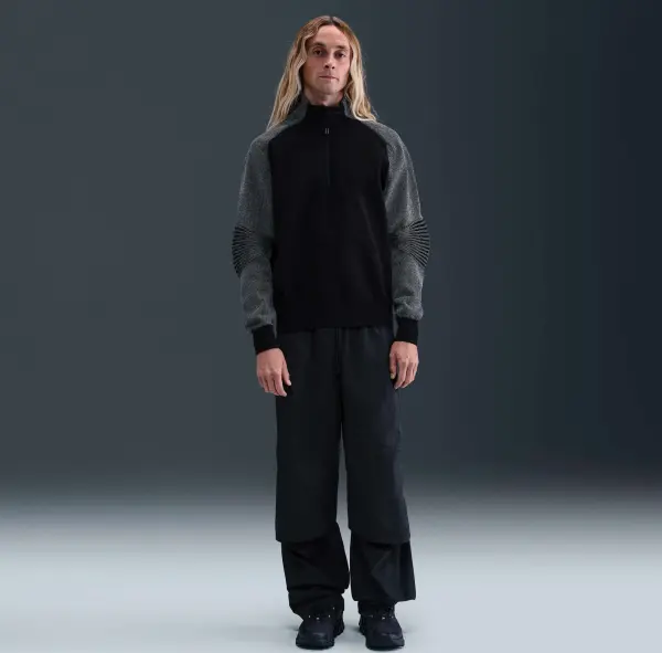 Реглан Nike TECH WINDRUNNER JUMPER WITH REFLECTIVE DESIGN ACCENTS черно-серый HV1399-010