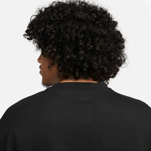 Футболка Nike SPORTSWEAR TECH FLEECE RE-IMAGINED OVERSIZED чорна FB8165-010