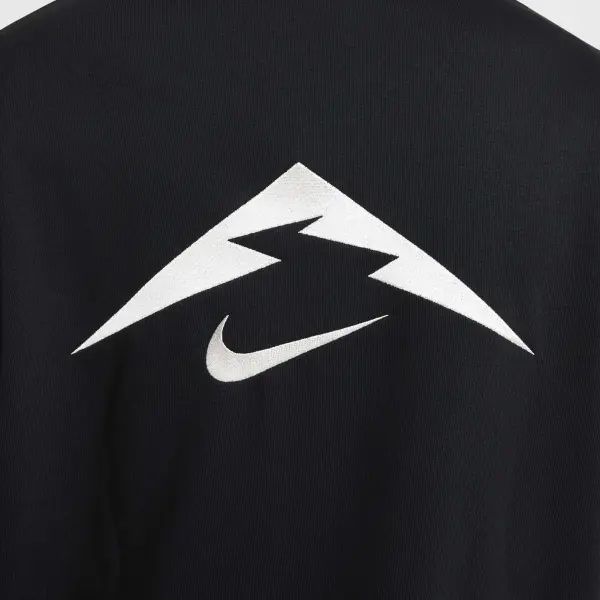 Худи Nike TRAIL MAGIC HOUR DRI-FIT черное HJ3570-010