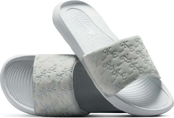 Шлепанцы женские Nike VICTORI ONE серые HQ7022-011