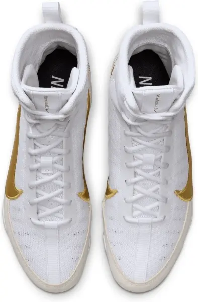 Боксерки Nike MACHOMAI 3 біло-золоті HF7333-100
