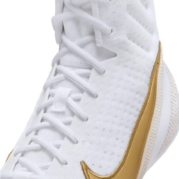 Боксерки Nike MACHOMAI 3 біло-золоті HF7333-100