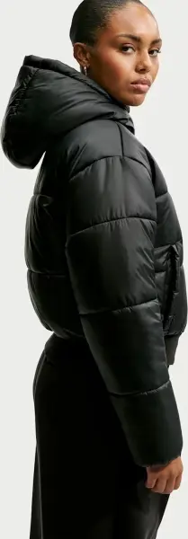 Куртка женская Nike SPORTSWEAR CLASSIC PUFFER THERMA-FIT LOOSE черная IU3729-010