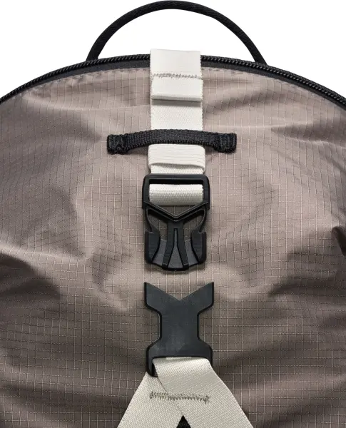Рюкзак Nike ACG DAYMAX 25L черно-темно-серый HJ8178-010