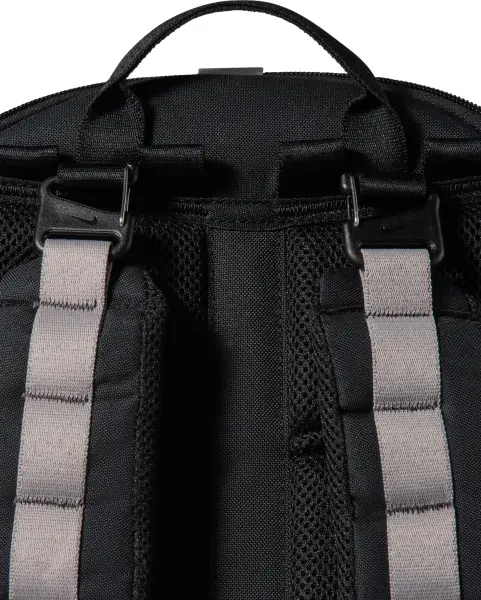 Рюкзак Nike ACG DAYMAX 25L черно-темно-серый HJ8178-010