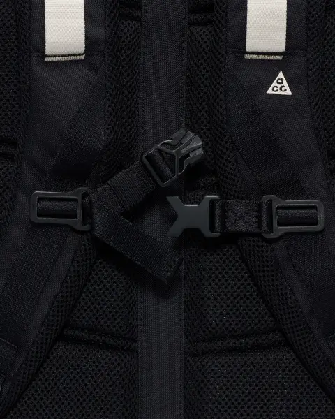 Рюкзак Nike ACG DAYMAX 25L черно-темно-серый HJ8178-010