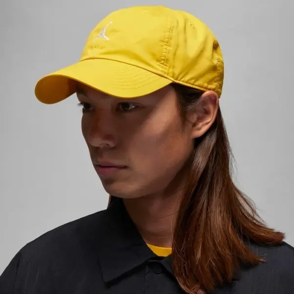 Кепка Nike JORDAN CLUB CAP ADJUSTABLE UNSTRUCTURED желтая FD5185-752
