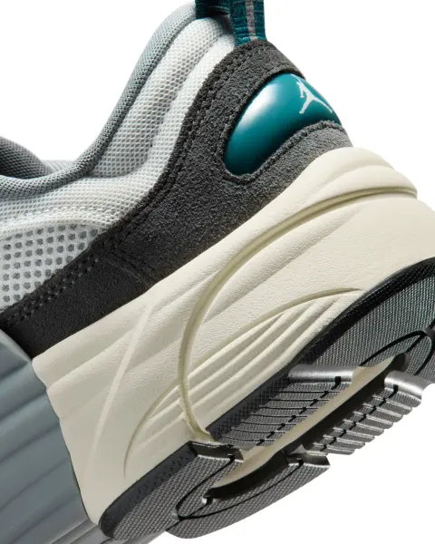 Кросівки Nike JORDAN TRUNNER O/S сіро-темно-сіро-темно-бірюзові IB3722-009