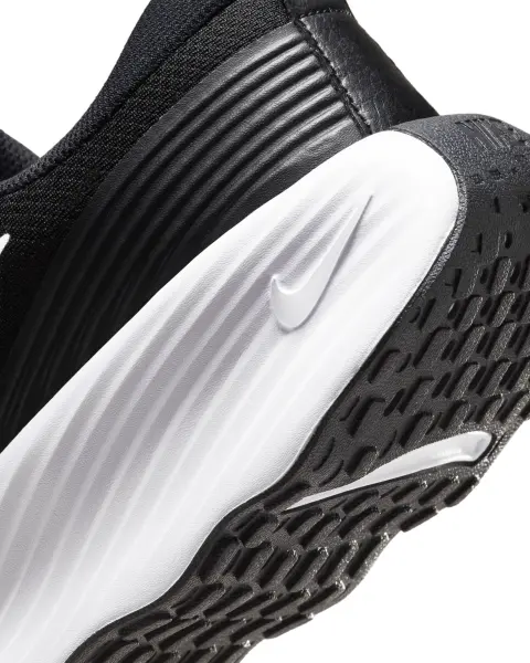 Кроссовки Nike PROMINA черно-белые FV5285-002