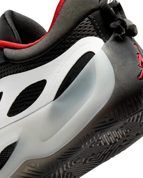 Кросівки баскетбольні жіночі Nike JORDAN HEIR SERIES 2 'BLOODLINE' чорно-біло-червоні IM4646-001