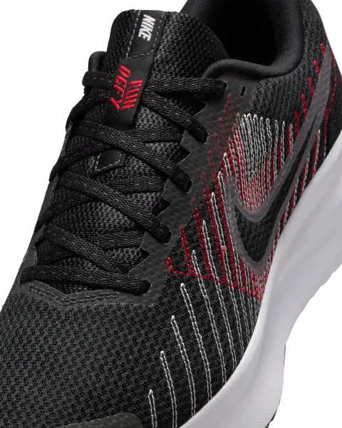 Кросівки бігові Nike RUN DEFY чорно-червоно-білі HM9594-001