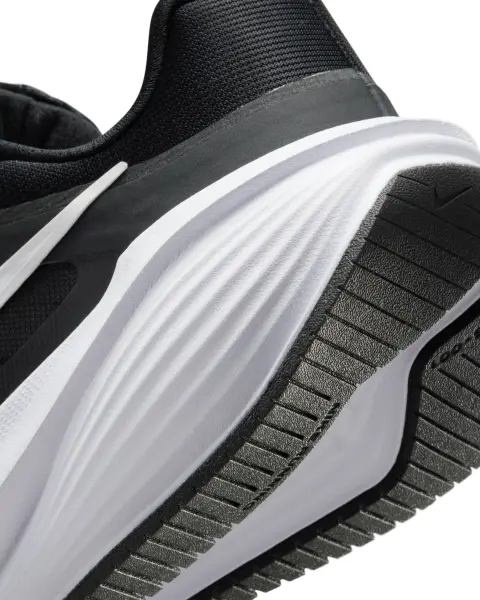 Кросівки бігові жіночі Nike DOWNSHIFTER 14 чорно-білі IB1899-002