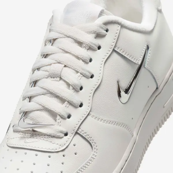 Кроссовки женские Nike AIR FORCE 1 '07 бежевые IU7558-030