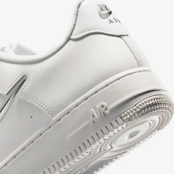 Кроссовки женские Nike AIR FORCE 1 '07 бежевые IU7558-030