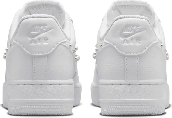 Кросівки жіночі Nike AIR FORCE 1 '07 білі IU7557-100