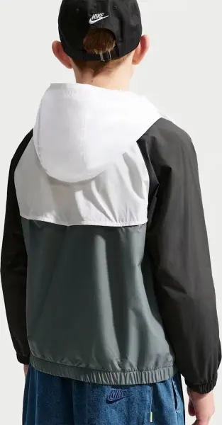 Вітровка підліткова Nike SPORTSWEAR WINDRUNNER біло-сіро-чорна IF2821-100