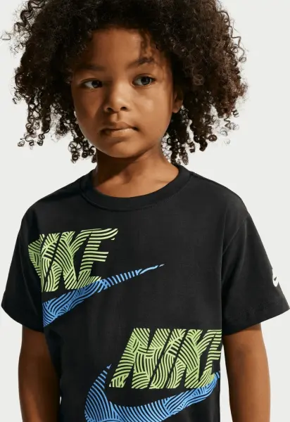 Комплект літній дитячий Nike SPORTSWEAR IN THE ZONE RELAXED JERSEY чорно-лаймово-блакитний 86N737-023