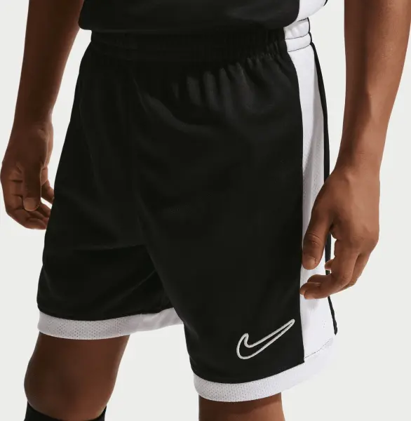 Комплект футбольной формы детский Nike DRI-FIT ACADEMY черно-белый 86M850-023