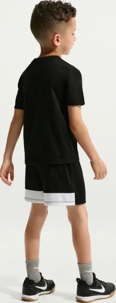 Комплект футбольной формы детский Nike SOCCER черно-белый 86N951-023
