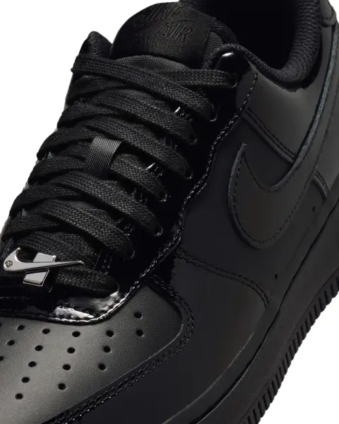 Кроссовки женские Nike AIR FORCE 1 '07 черные IR5450-001
