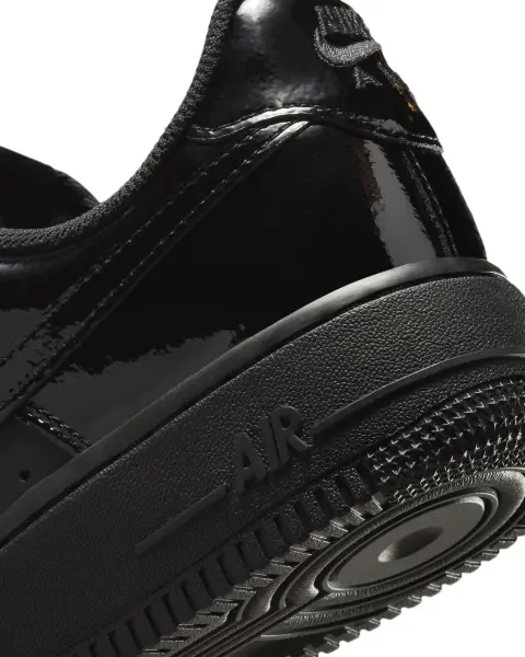 Кроссовки женские Nike AIR FORCE 1 '07 черные IR5450-001