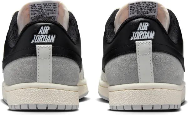 Кросівки жіночі Nike AIR JORDAN SKYLINE LOW біло-сіро-чорні IQ0704-101