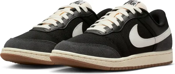 Кросівки жіночі Nike AIR JORDAN SKYLINE LOW чорно-білі IQ0704-001