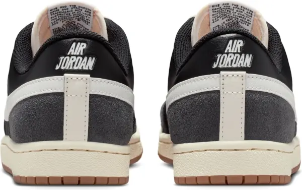 Кросівки жіночі Nike AIR JORDAN SKYLINE LOW чорно-білі IQ0704-001