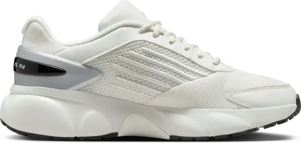 Кросівки жіночі Nike JORDAN TRUNNER FLOW молочно-срібно-чорні IQ0701-101
