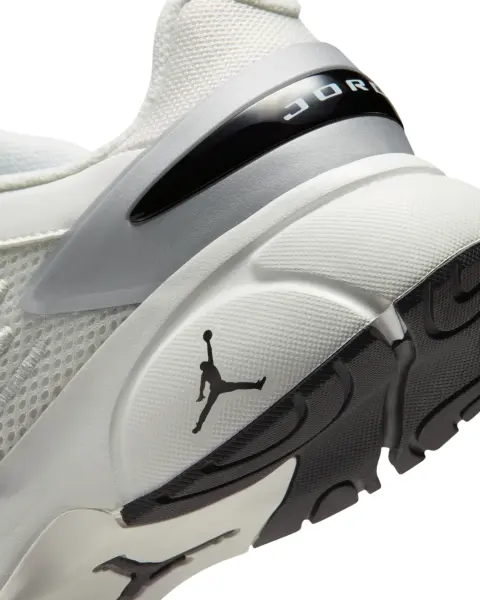 Кросівки жіночі Nike JORDAN TRUNNER FLOW молочно-срібно-чорні IQ0701-101