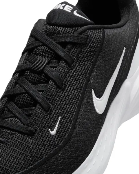Кросівки жіночі Nike UPLIFT SC чорно-білі IB2766-003