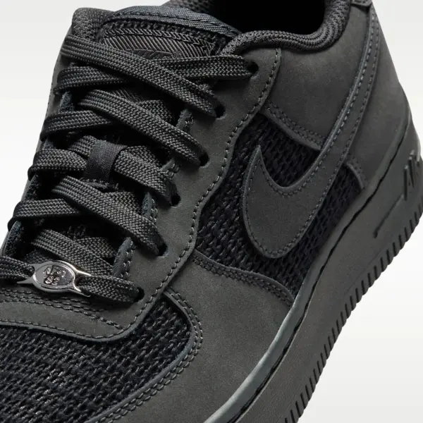 Кросівки підліткові Nike AIR FORCE 1 LV8 2 (GS) темно-сірі IO9736-001