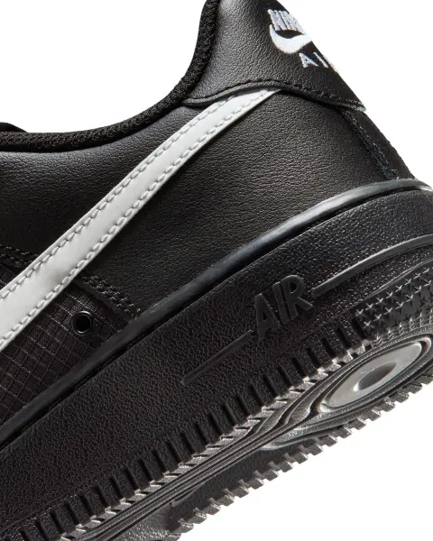 Кросівки підліткові Nike AIR FORCE 1 TECH (GS) чорно-білі IR3992-001